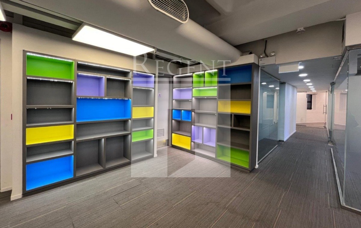 CHINA HONG KONG TOWER (中港大廈)