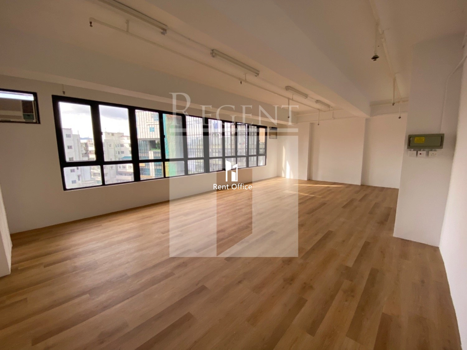 UNITED SUCCESS COMMERCIAL CENTRE (聯成商業中心)