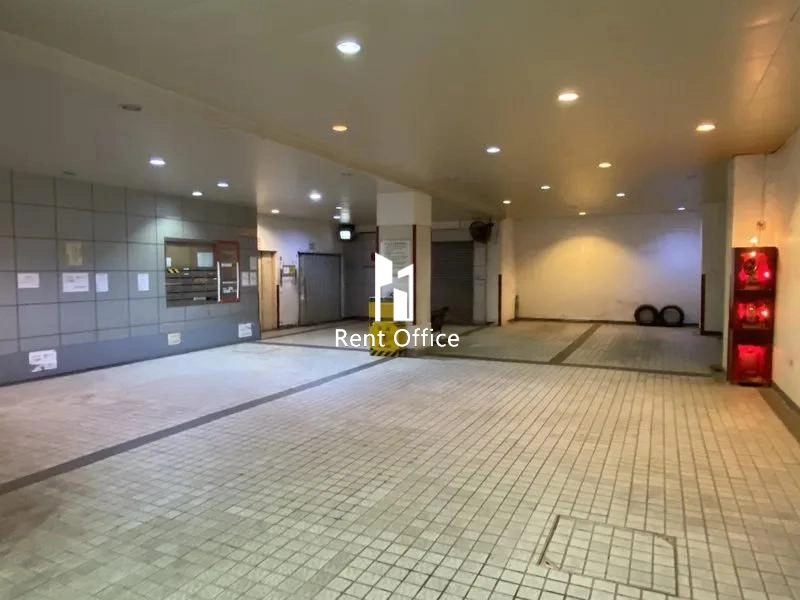 Lee On Industrial Building