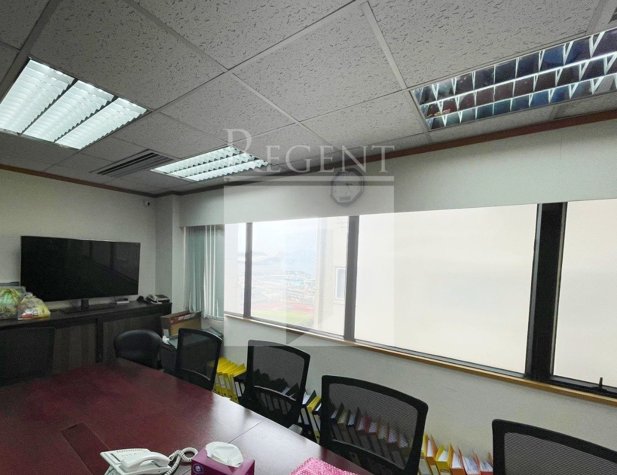 TIMES TOWER (新時代中心)