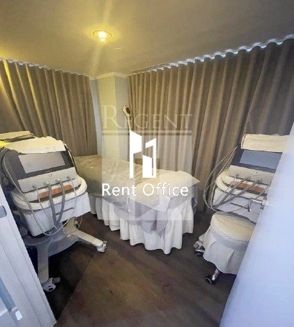 1 Lan Kwai Fong (兰桂坊1号)-RGP4617141