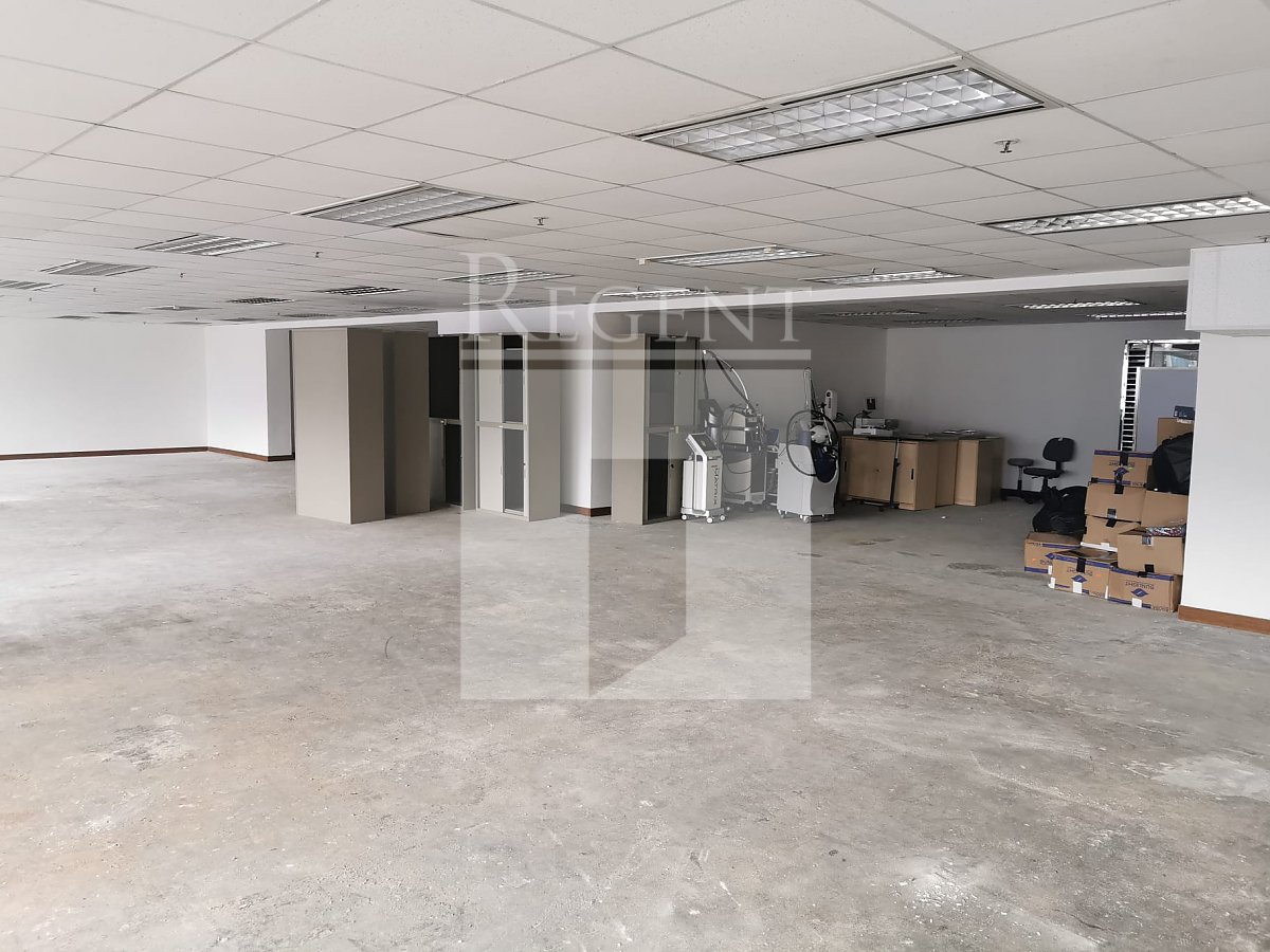 WORLD TRADE CENTRE (世貿中心)