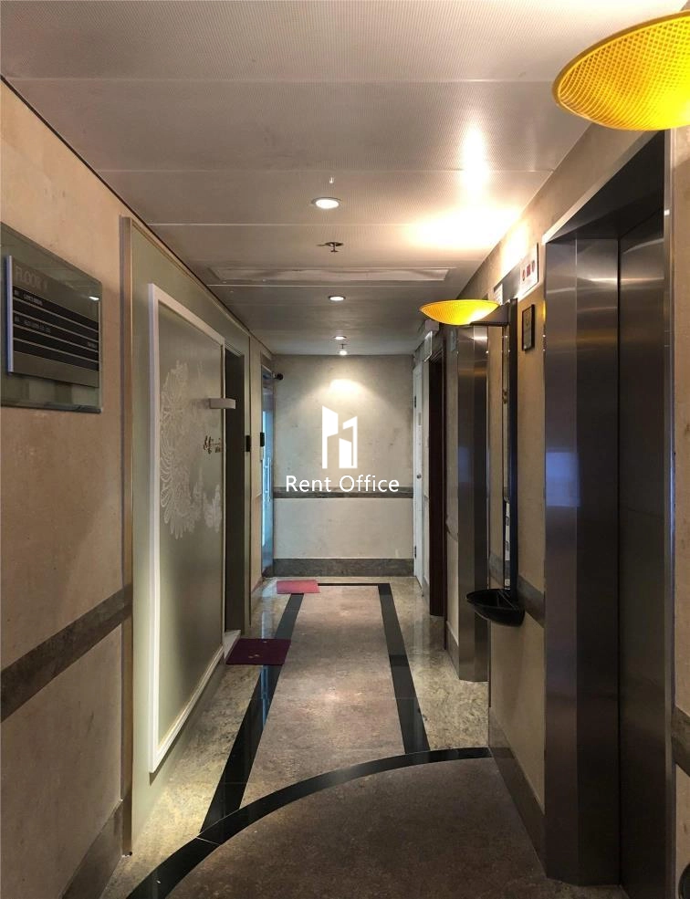 1 Lyndhurst Tower  一號廣場